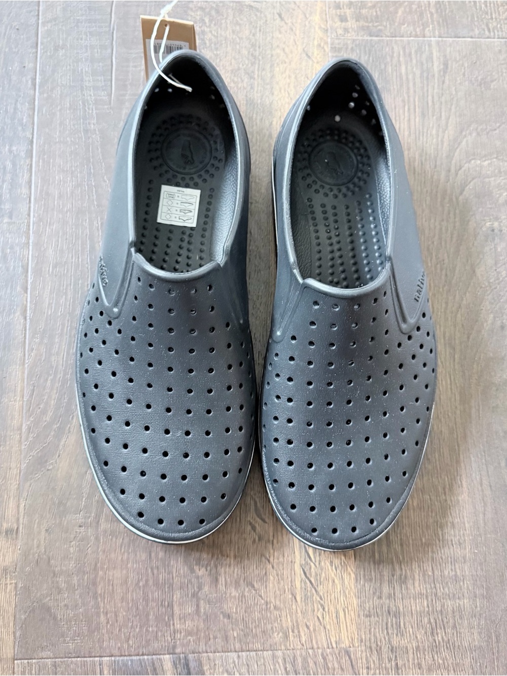 NWT Native Miles Slip On | Jiffy Black | Size: Men’s 7 / Women’s 9 - Picture 3 of 9